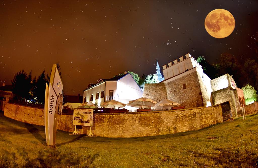 Kamienica Przy Bramie Opatow (Opatow) Exterior foto