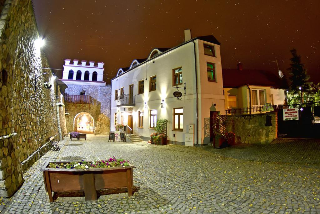 Kamienica Przy Bramie Opatow (Opatow) Exterior foto