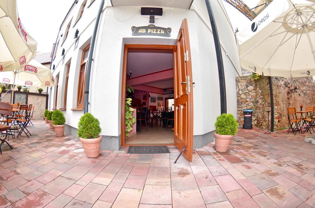 Kamienica Przy Bramie Opatow (Opatow) Exterior foto