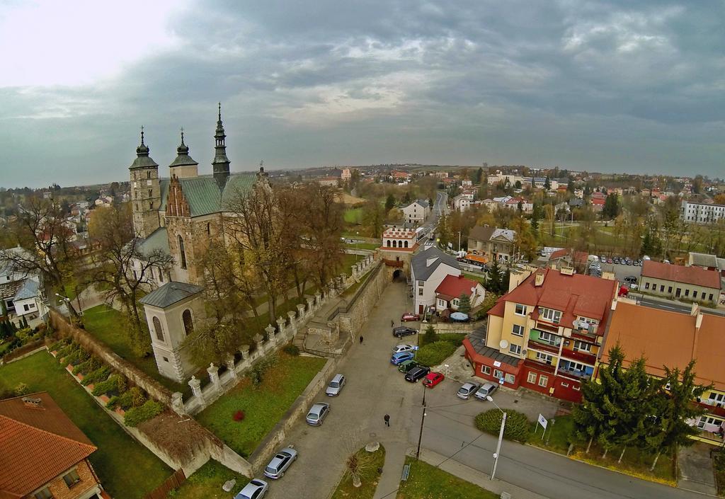 Kamienica Przy Bramie Opatow (Opatow) Exterior foto